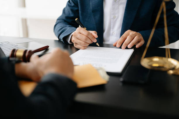 深圳企业代理申报税合同中违约责任如何规定？
